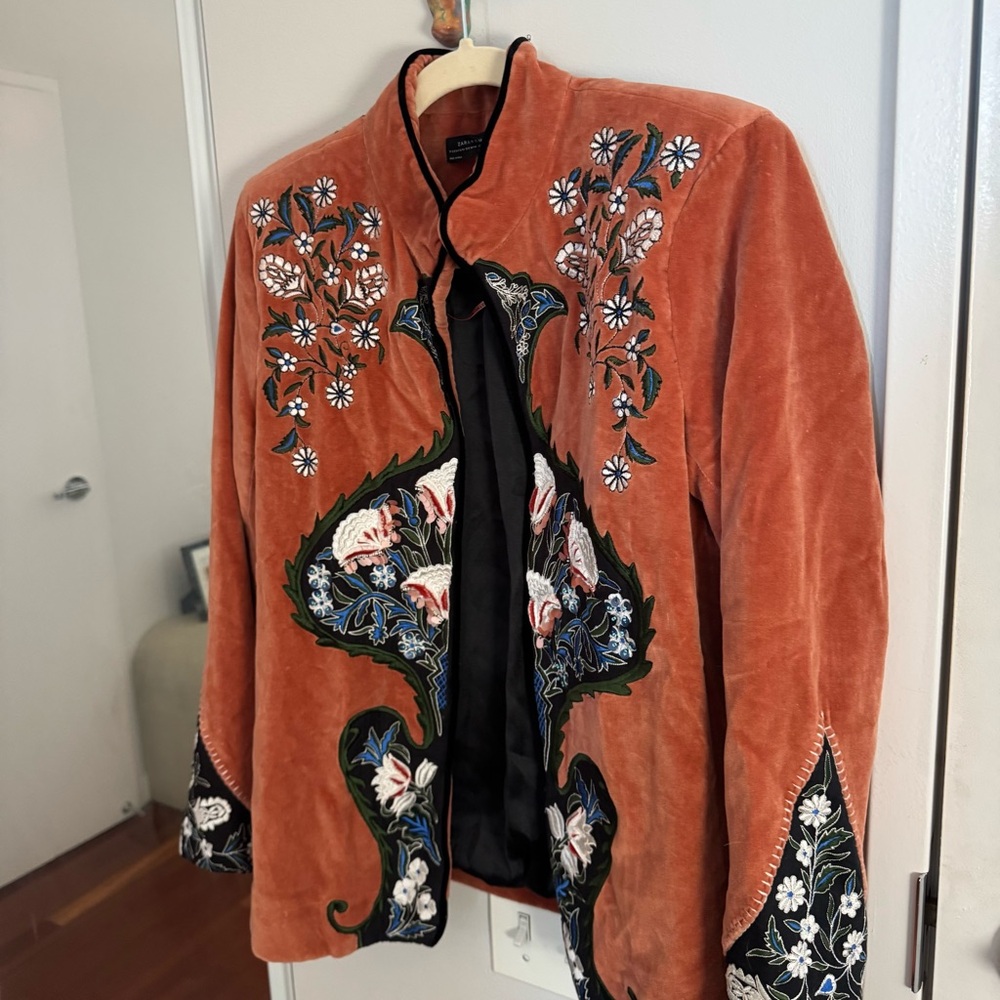 Zara floral embroidered velvet open jacket - Picture 5 of 9